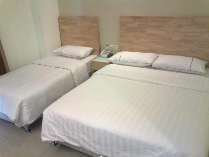 Hotel Desaria Petaling Jaya Bagian luar foto
